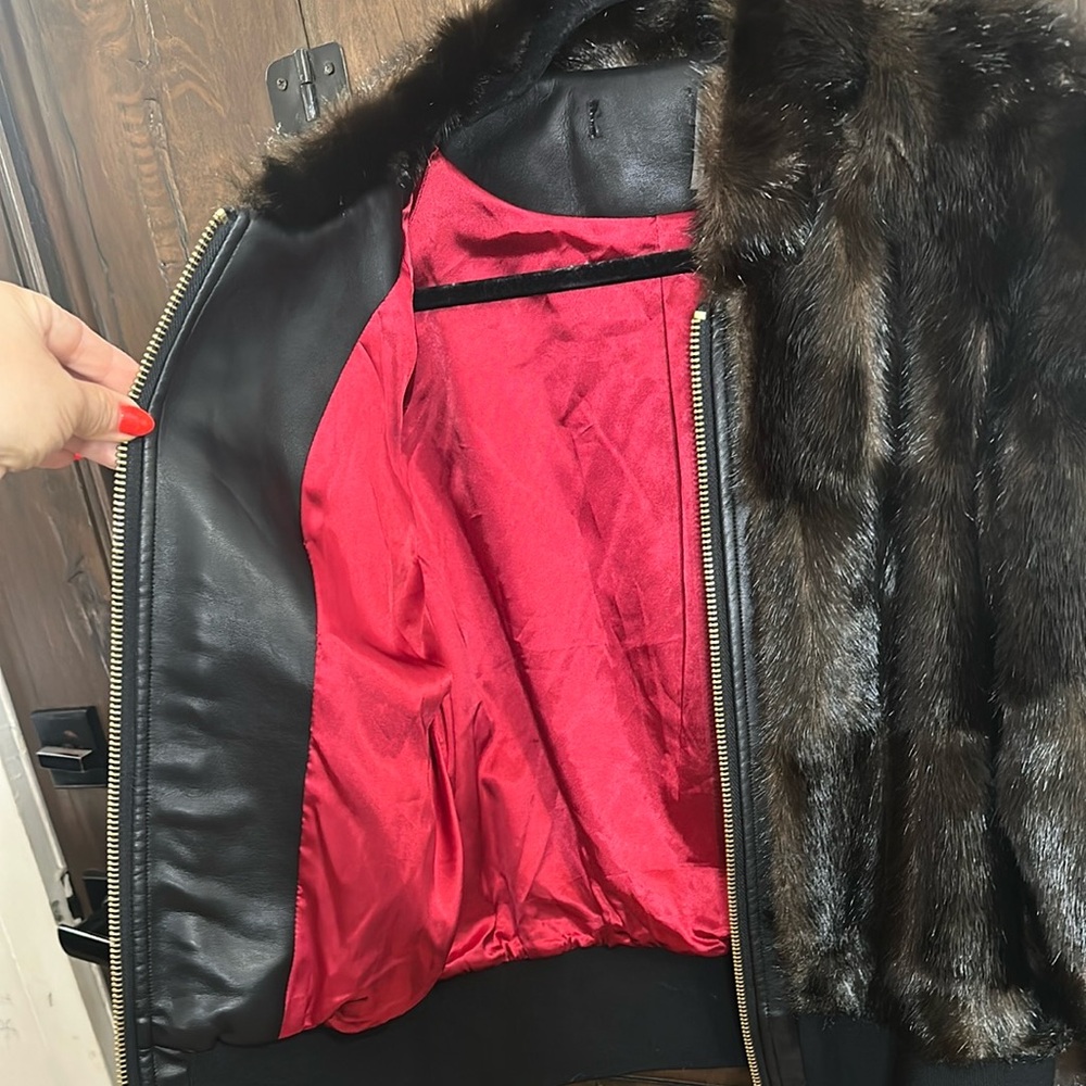 Luxurious Brown Fur Jacket - Picture 5 of 8